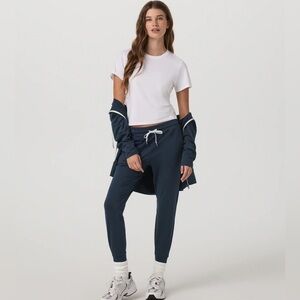 Vuori Performance Jogger and Halo Performance Hoodie- Set- size medium